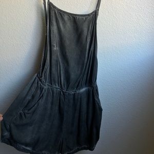 SUPER CUTE GRAY ROMPER WITH OPEN BACK AND POCKETS